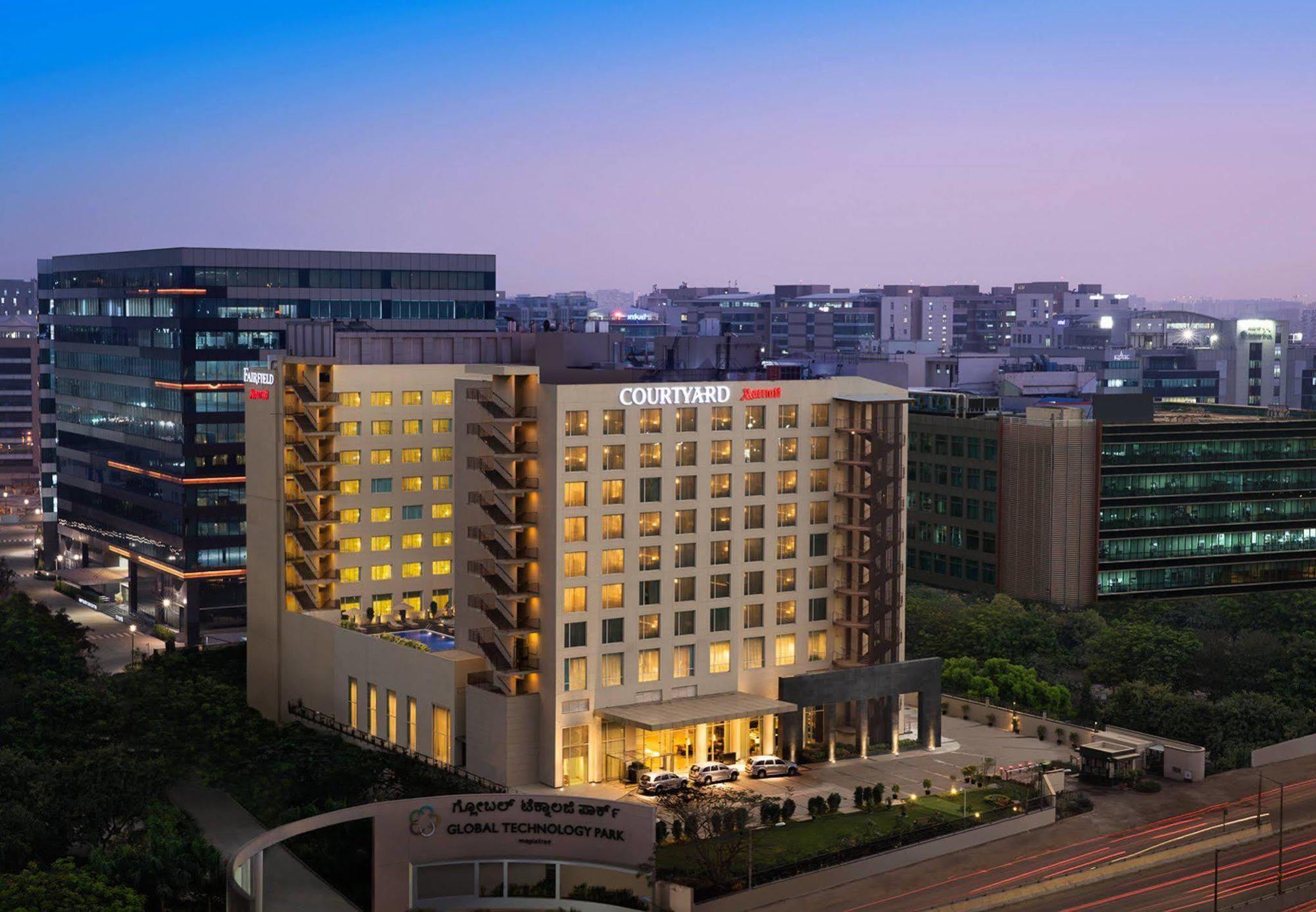 Hotel Courtyard By Marriott Bengaluru Outer Ring Road Exterior foto